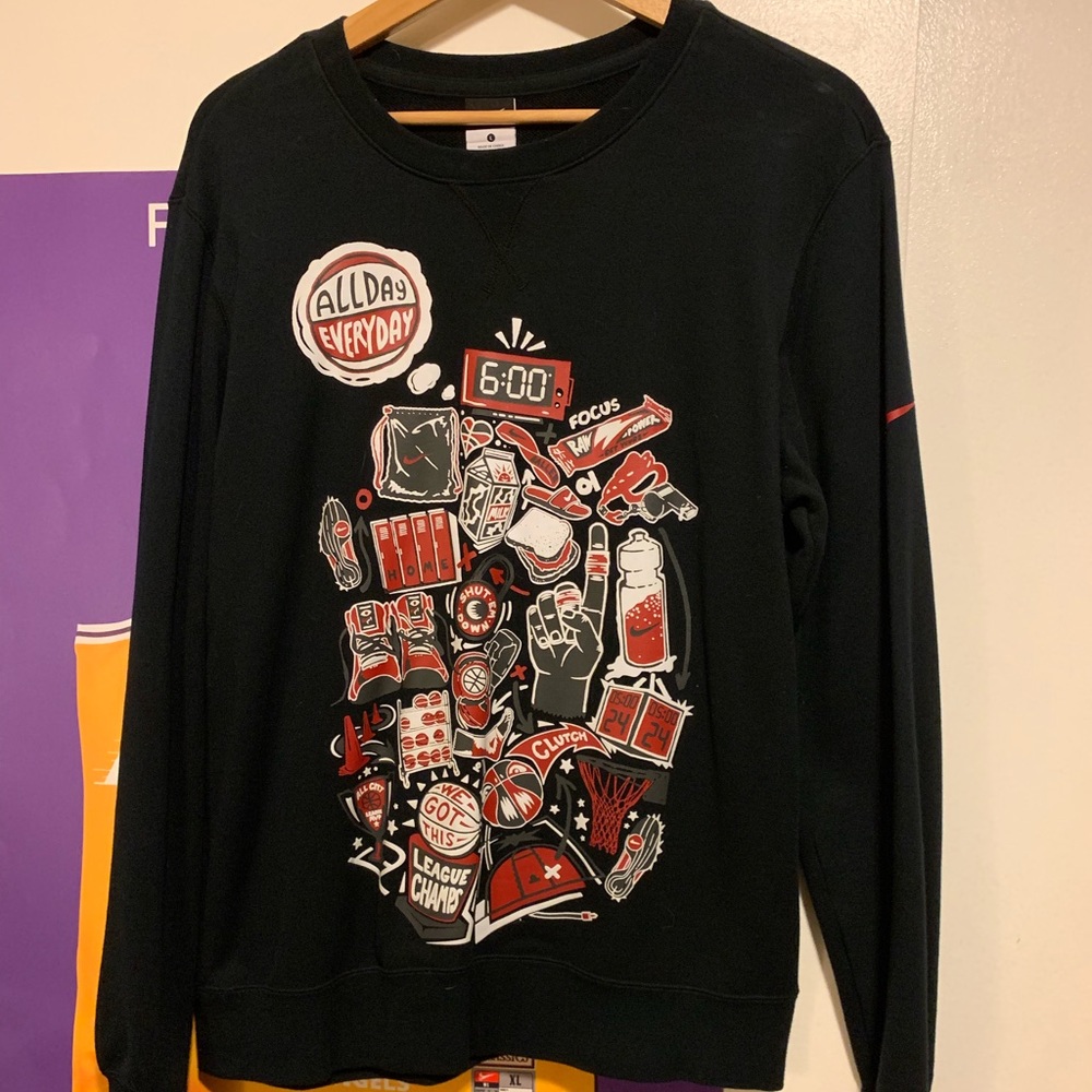 Nike Basketball Crewneck Sweater Size Large